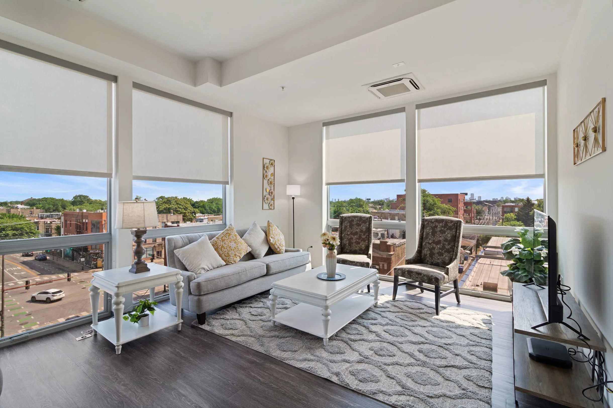 Apartment in Chicago property photo 1