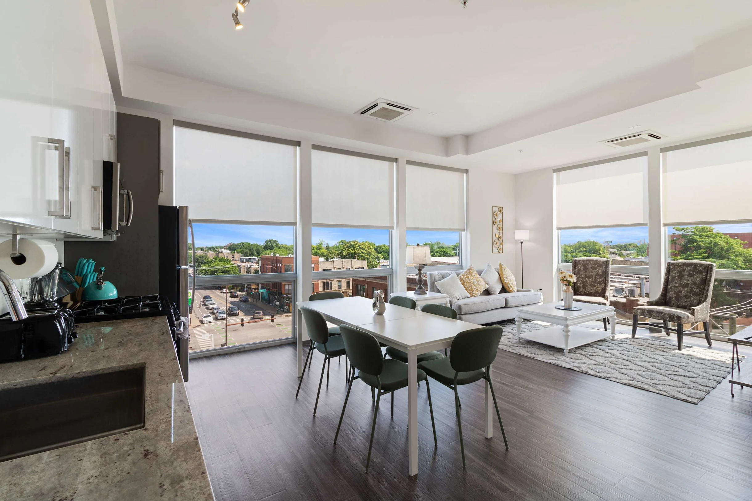 Apartment in Chicago property photo 2