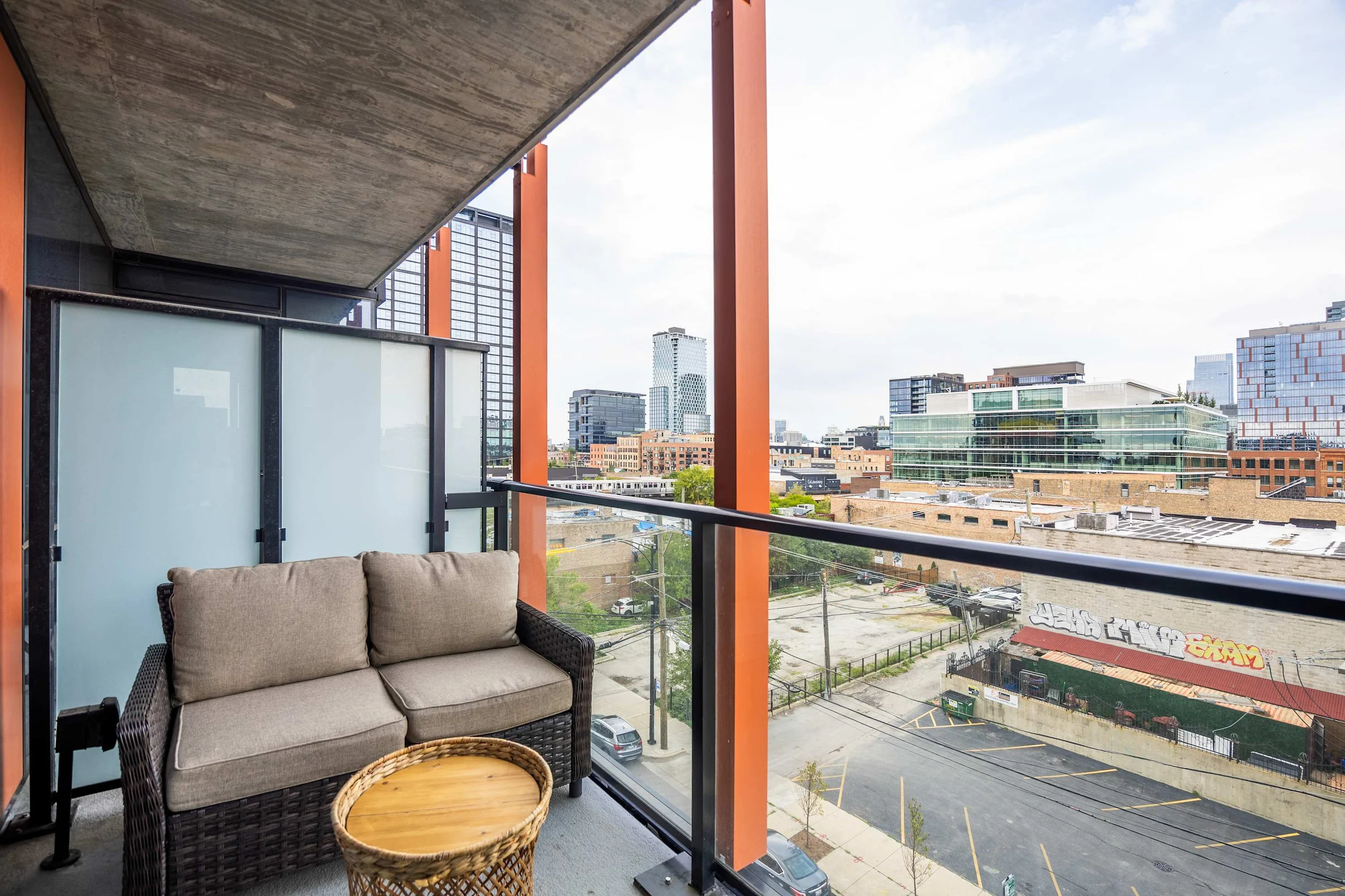 Apartment in Chicago property photo 2