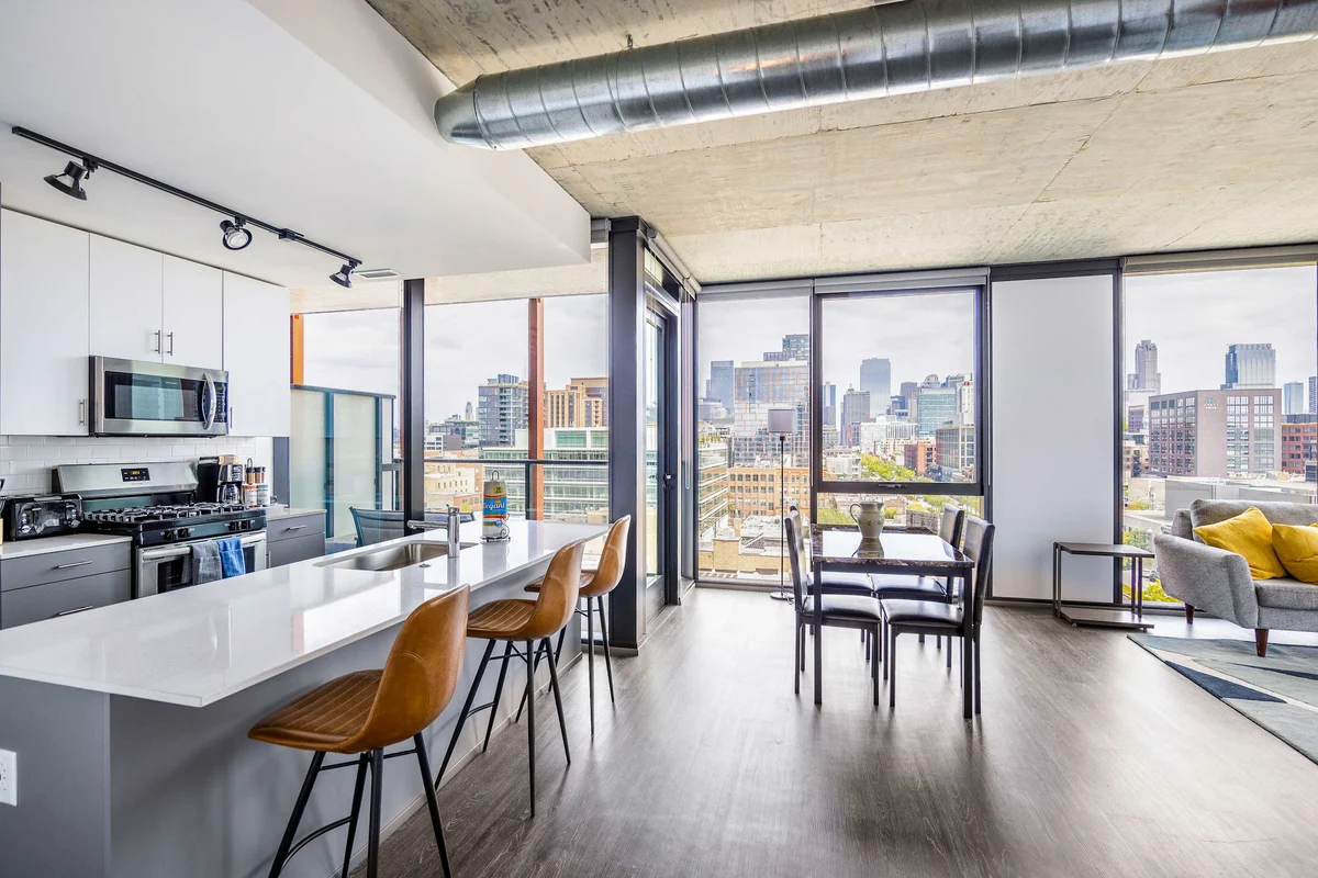 Apartment in Chicago property photo 2