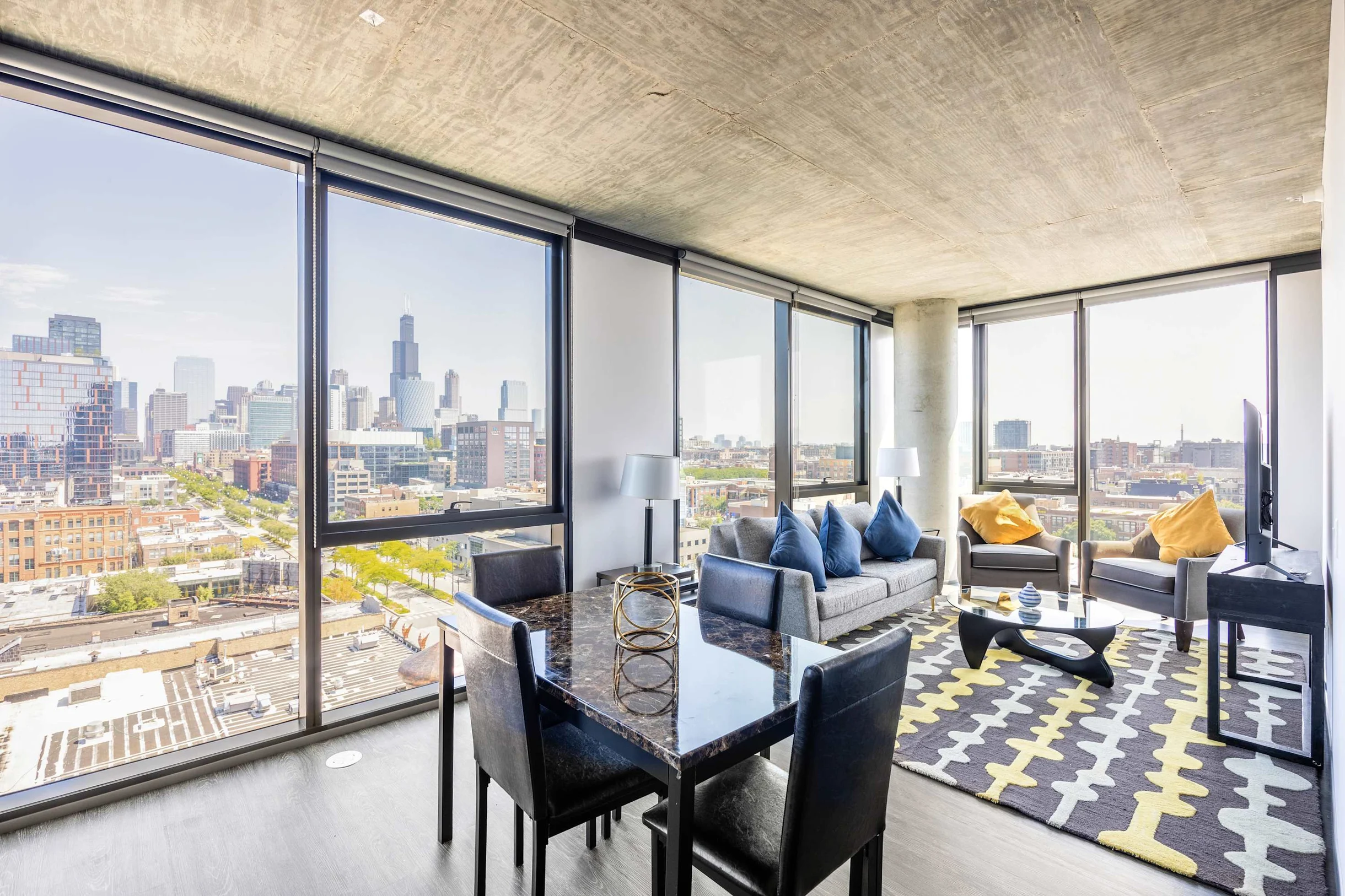 Apartment in Chicago property photo 1
