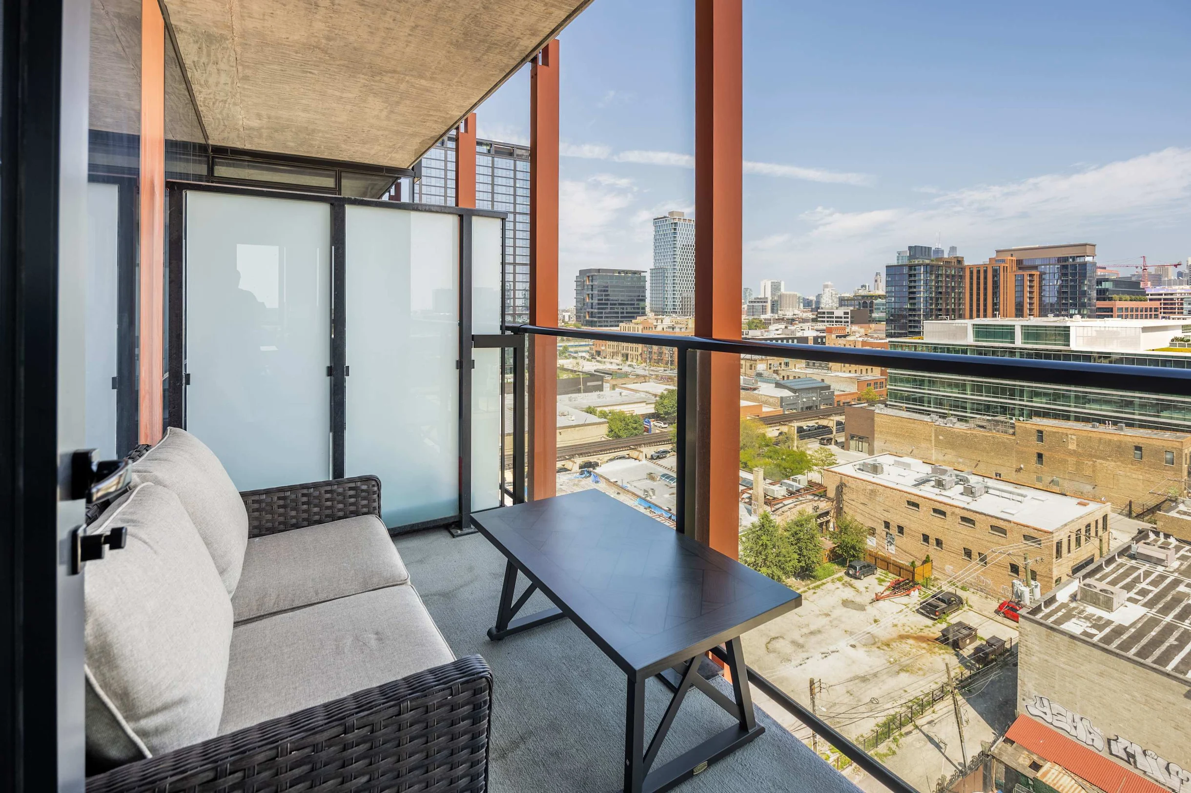Apartment in Chicago property photo 2