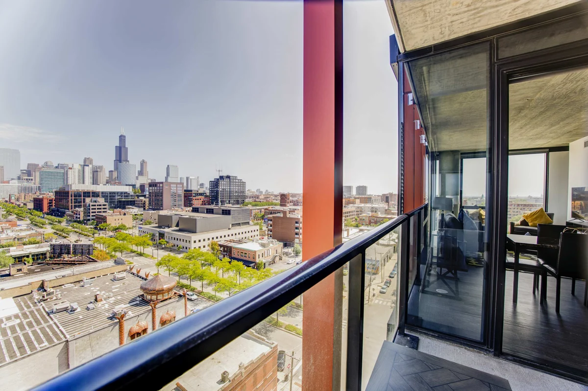 Apartment in Chicago property photo 3
