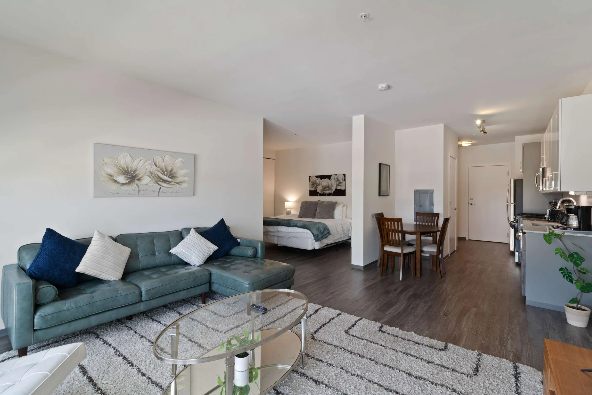 Apartment in Chicago property photo 3
