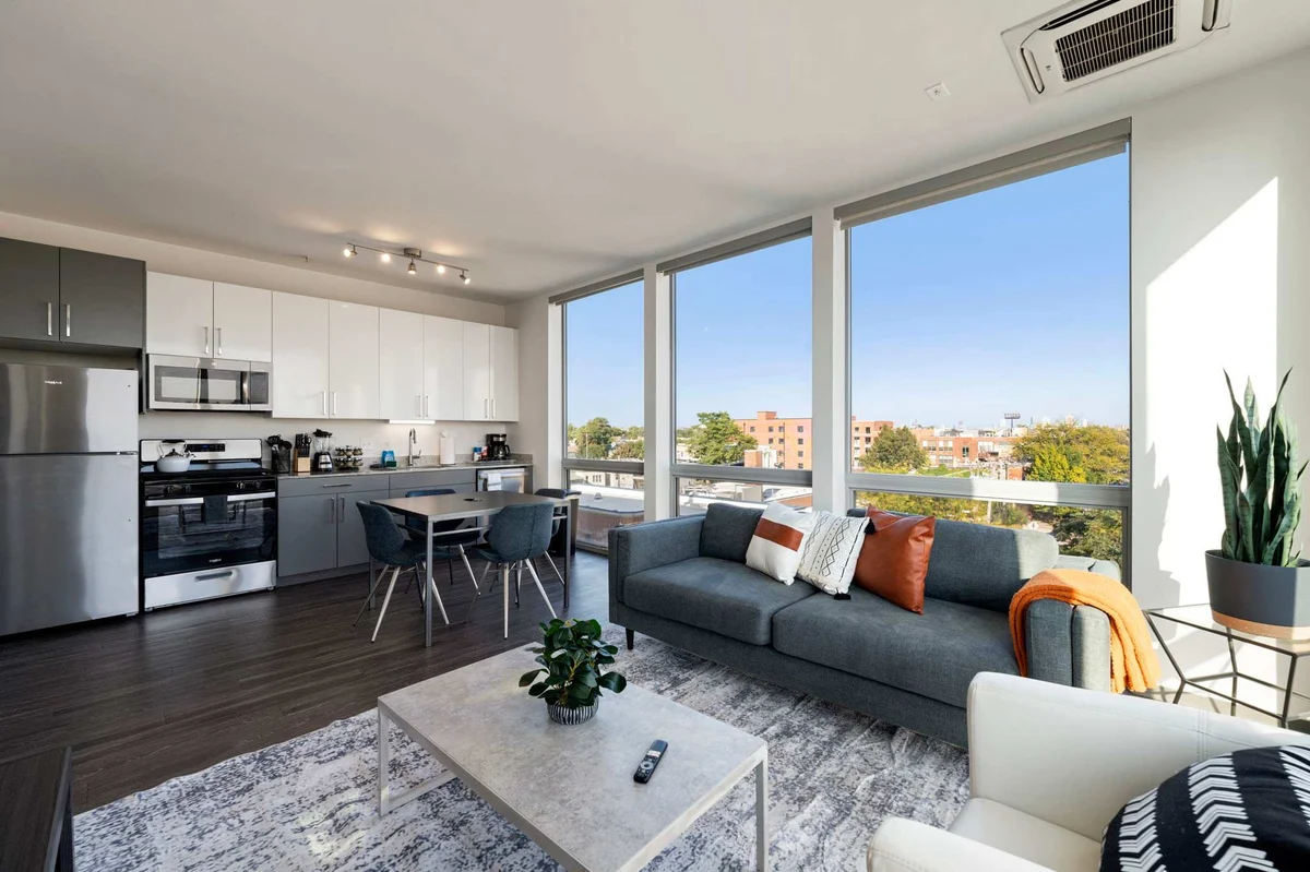 Apartment in Chicago property photo 2