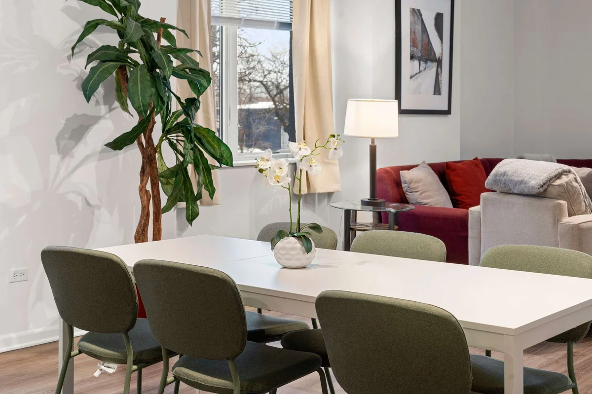 Apartment in Chicago property photo 2