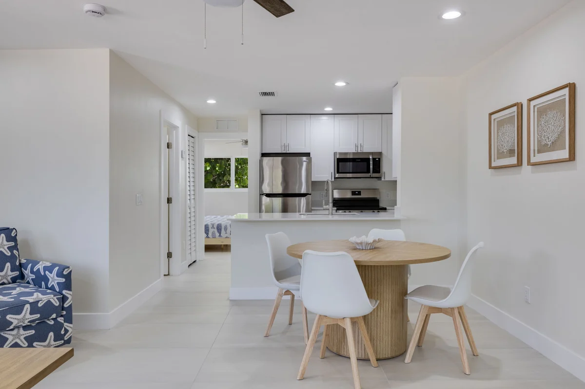 Condo in Sanibel property photo 3