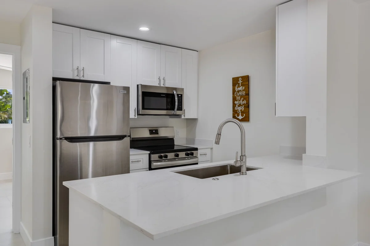 Condo in Sanibel property photo 4