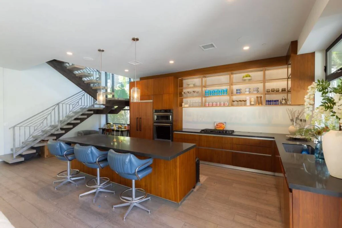 Property in Hollywood Hills, Los Angeles property photo 5