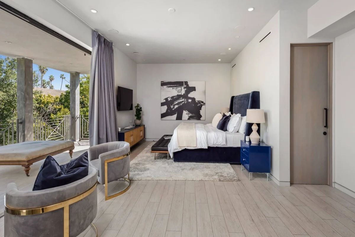 Bedroom 1 image 1
