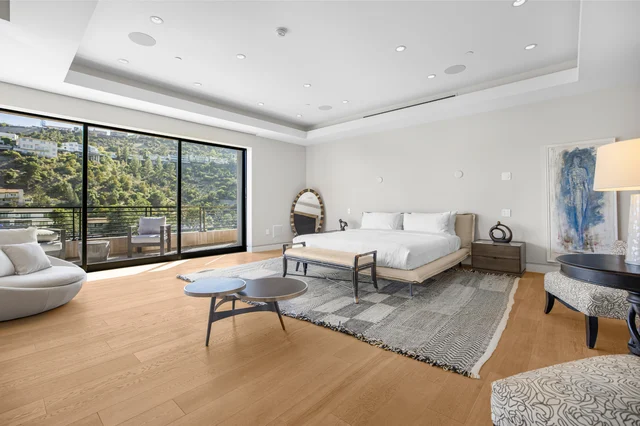 Bedroom 1 image 1