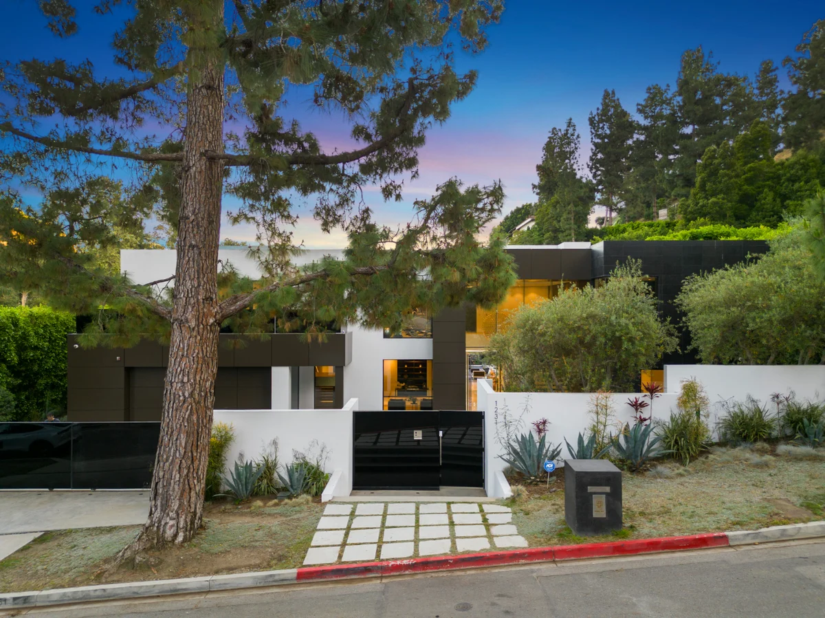 Property in Beverly Hills, Los Angeles property photo 2