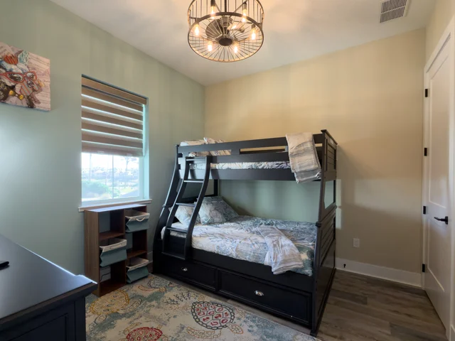 Bedroom 4 image 1