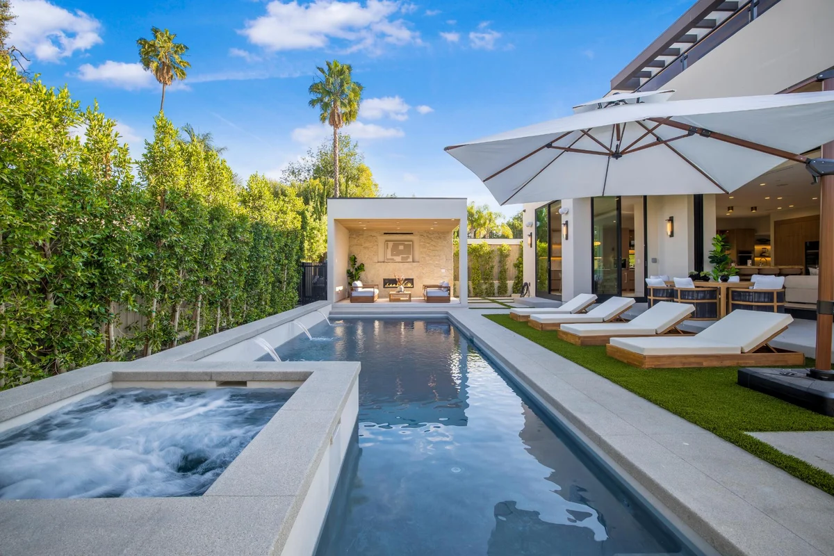 Property in Encino, Los Angeles property photo 5