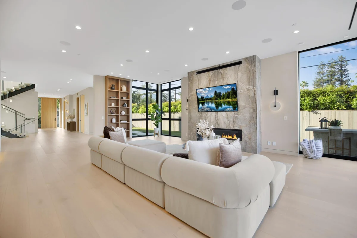 Property in Encino, Los Angeles property photo 3
