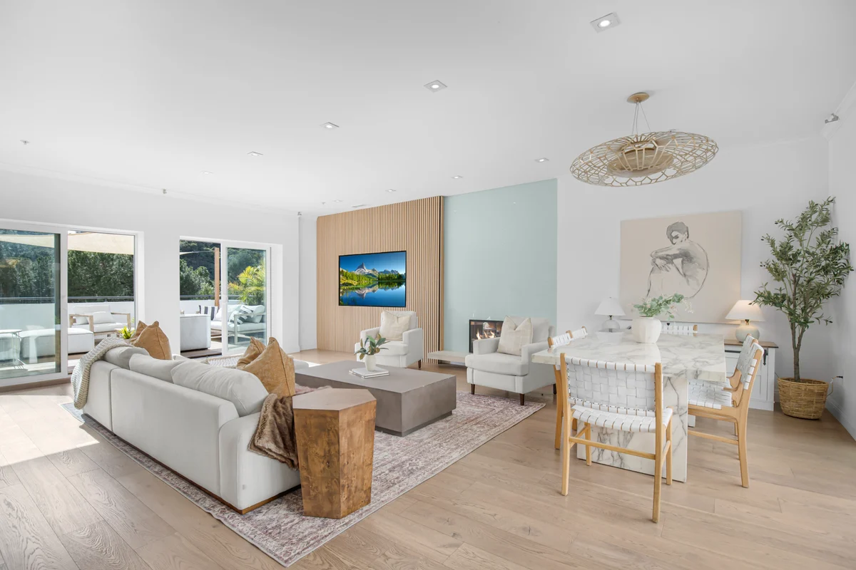 Property in Hollywood Hills, Los Angeles property photo 4
