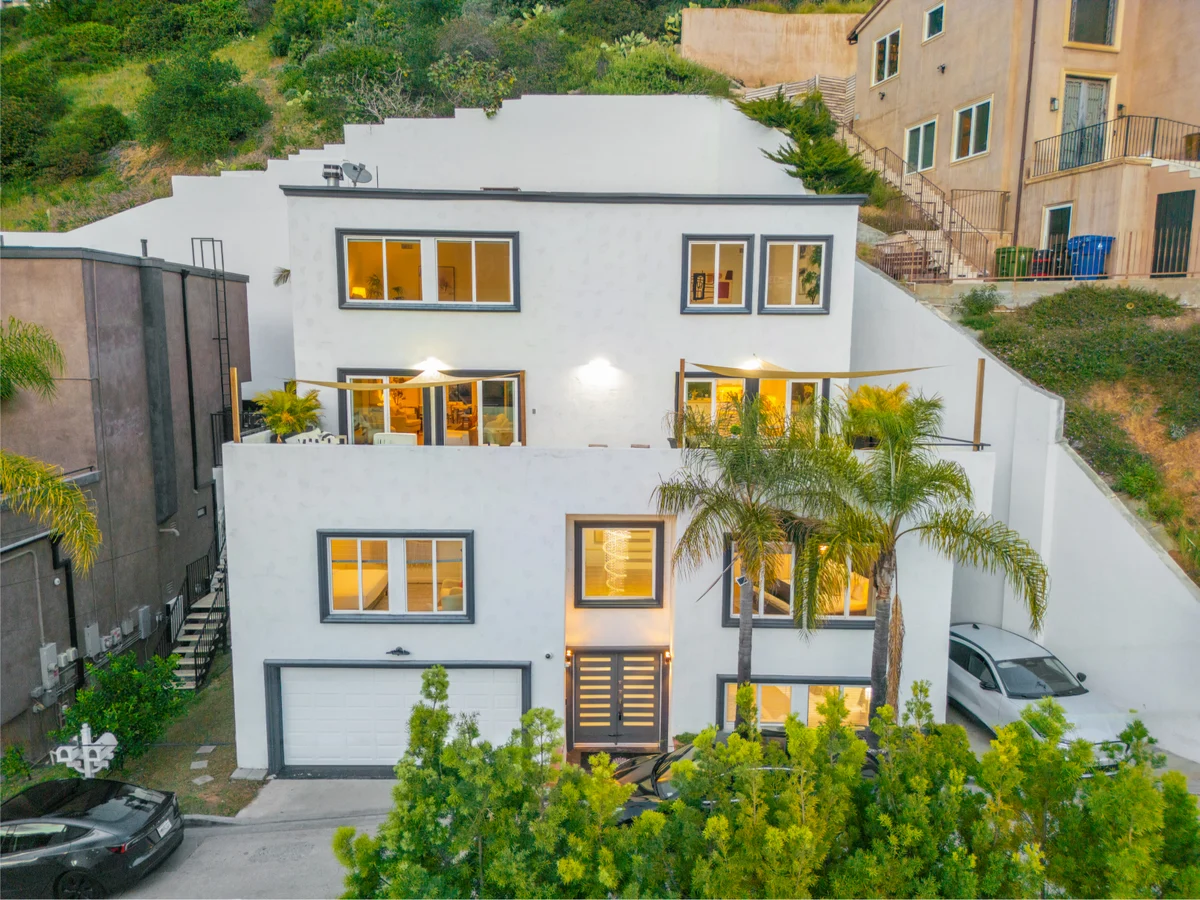 Property in Hollywood Hills, Los Angeles property photo 1