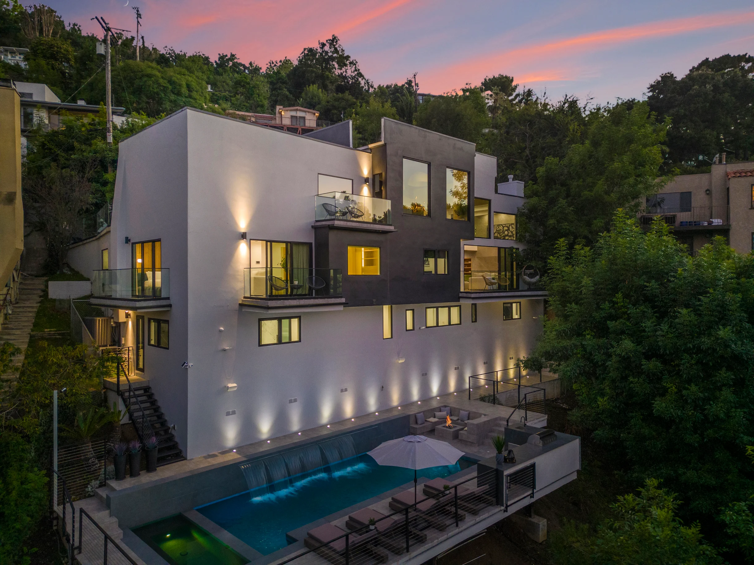 Property in Hollywood Hills, Los Angeles property photo 1