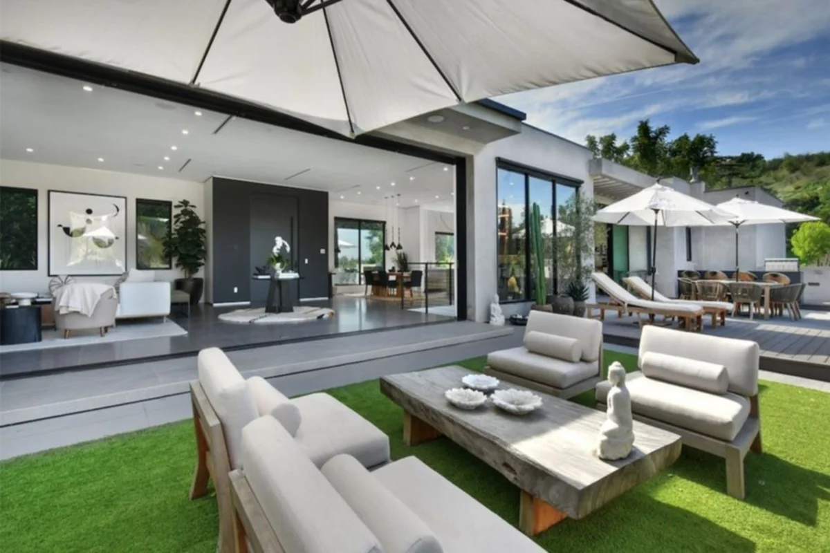 Property in Sherman Oaks, Los Angeles property photo 2