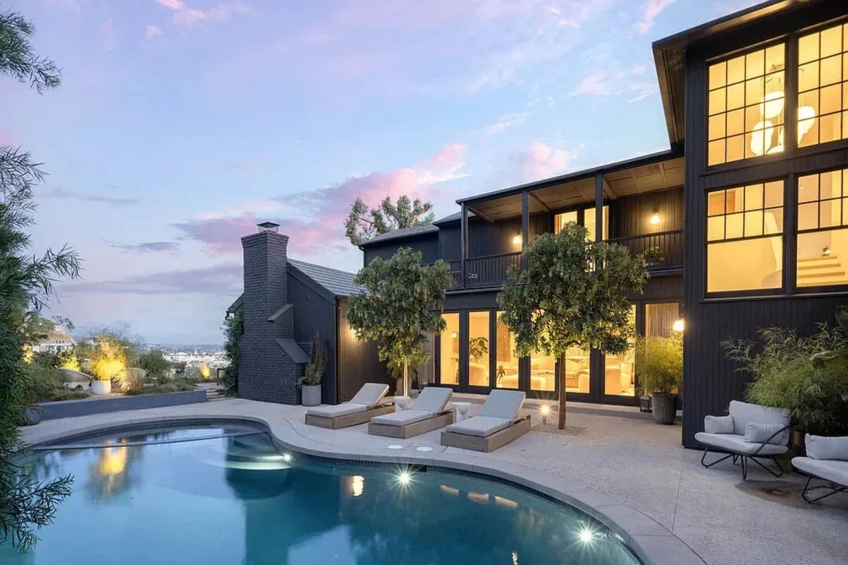 Property in Los Angeles property photo 2