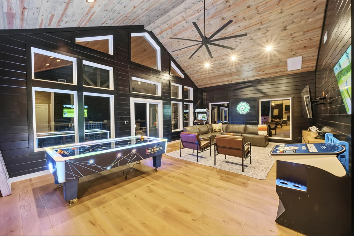 Midnight Skies Luxury 5BR - Hot Tub & Mountain Views #9