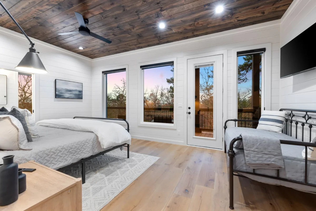 Midnight Skies Luxury 5BR - Hot Tub & Mountain Views #13