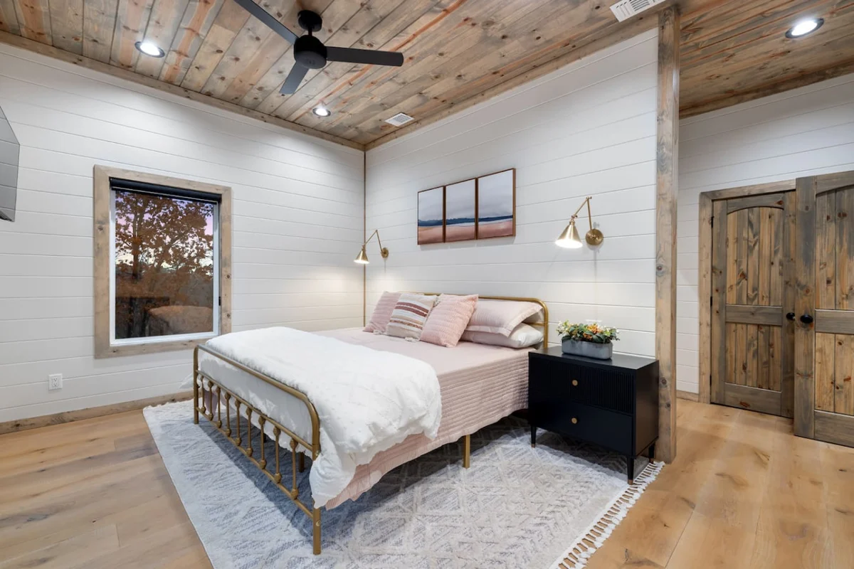 Midnight Skies Luxury 5BR - Hot Tub & Mountain Views #34
