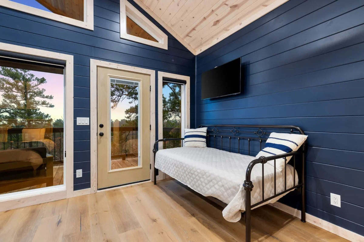 Midnight Skies Luxury 5BR - Hot Tub & Mountain Views #72