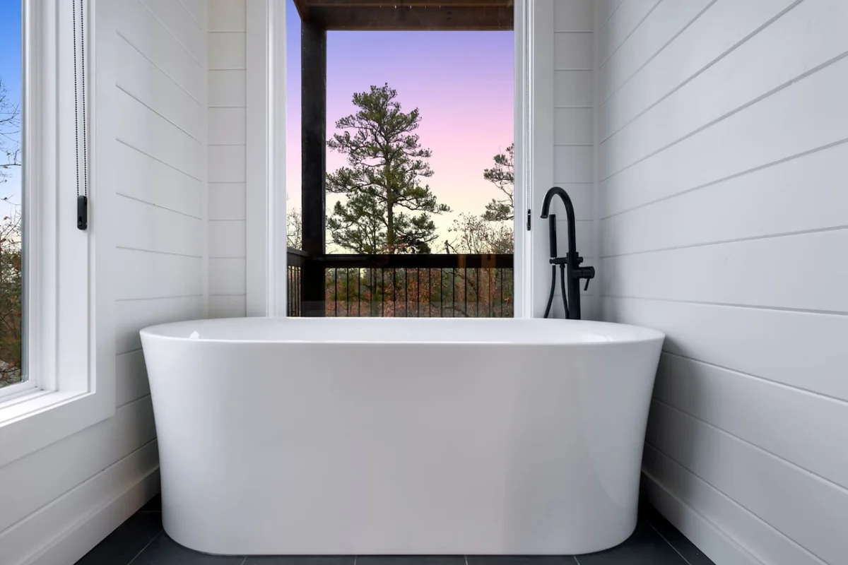Midnight Skies Luxury 5BR - Hot Tub & Mountain Views #36