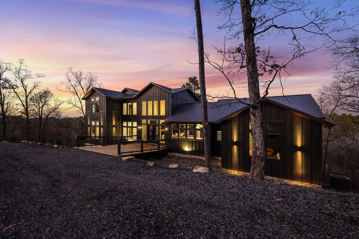 Midnight Skies Luxury 5BR - Hot Tub & Mountain Views #107