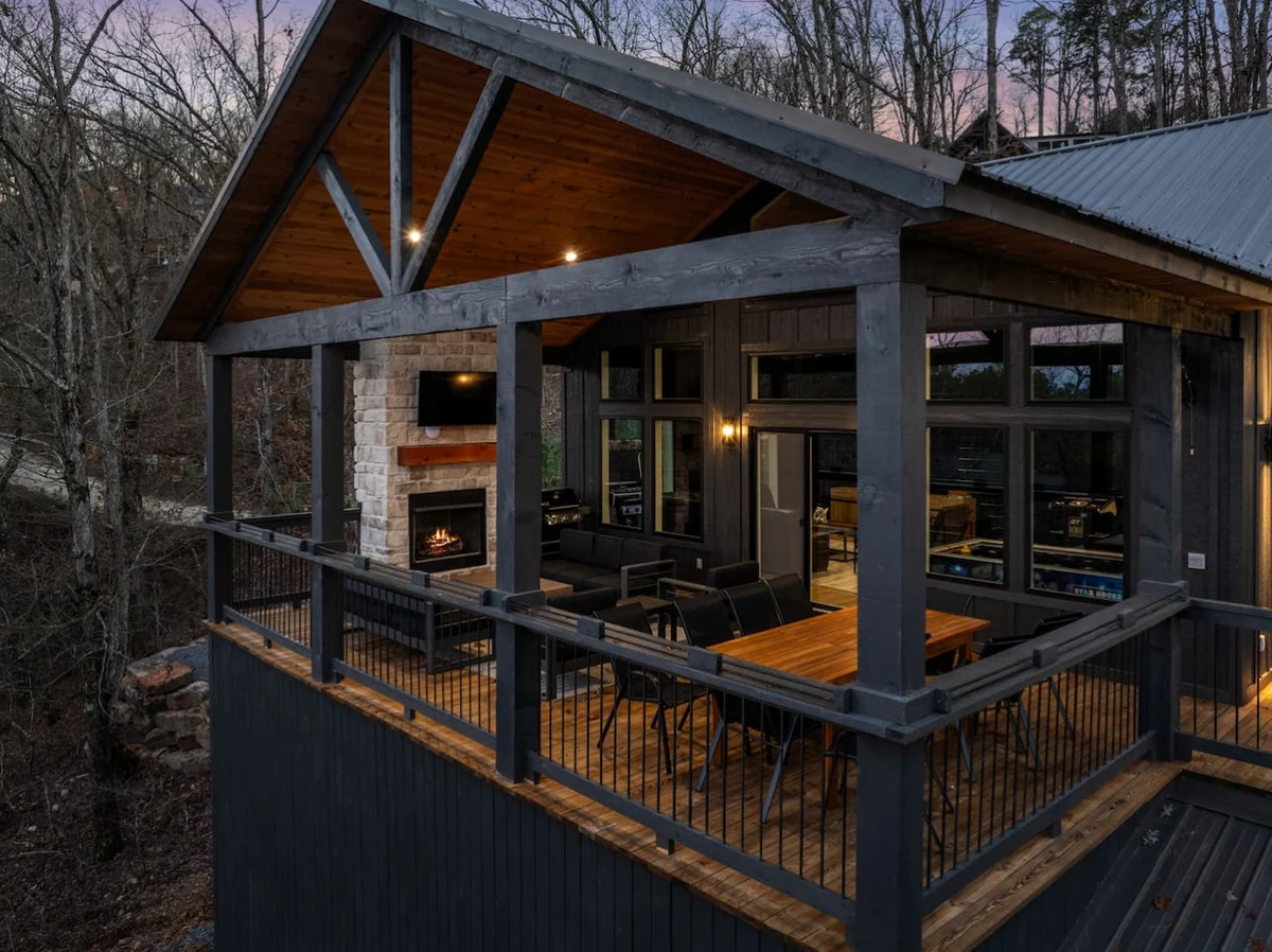 Midnight Skies Luxury 5BR - Hot Tub & Mountain Views #82