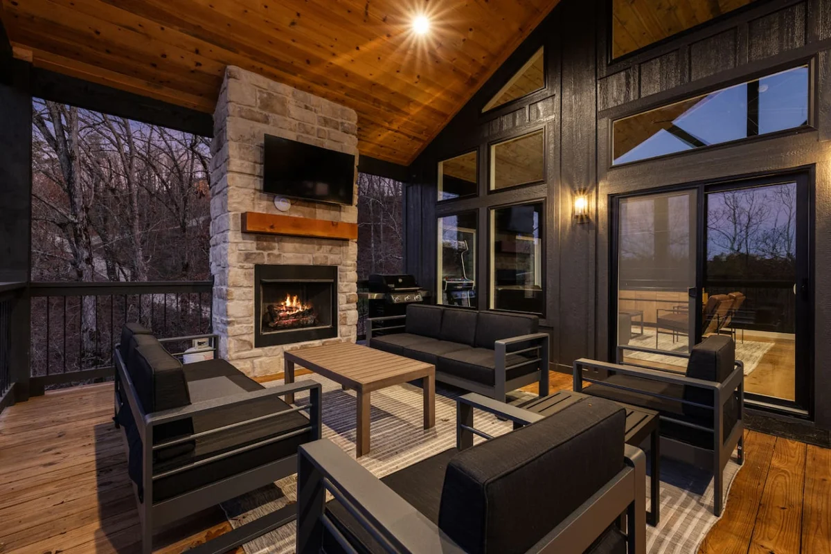 Midnight Skies Luxury 5BR - Hot Tub & Mountain Views #54