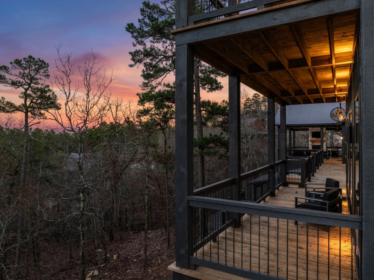 Midnight Skies Luxury 5BR - Hot Tub & Mountain Views #90