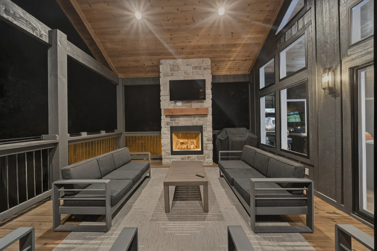 Midnight Skies Luxury 5BR - Hot Tub & Mountain Views #83