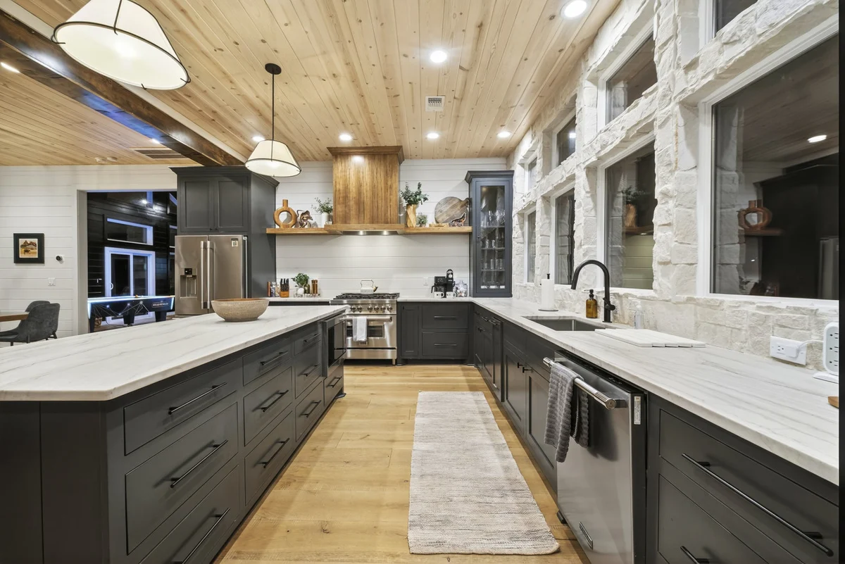 Midnight Skies Luxury 5BR - Hot Tub & Mountain Views #113