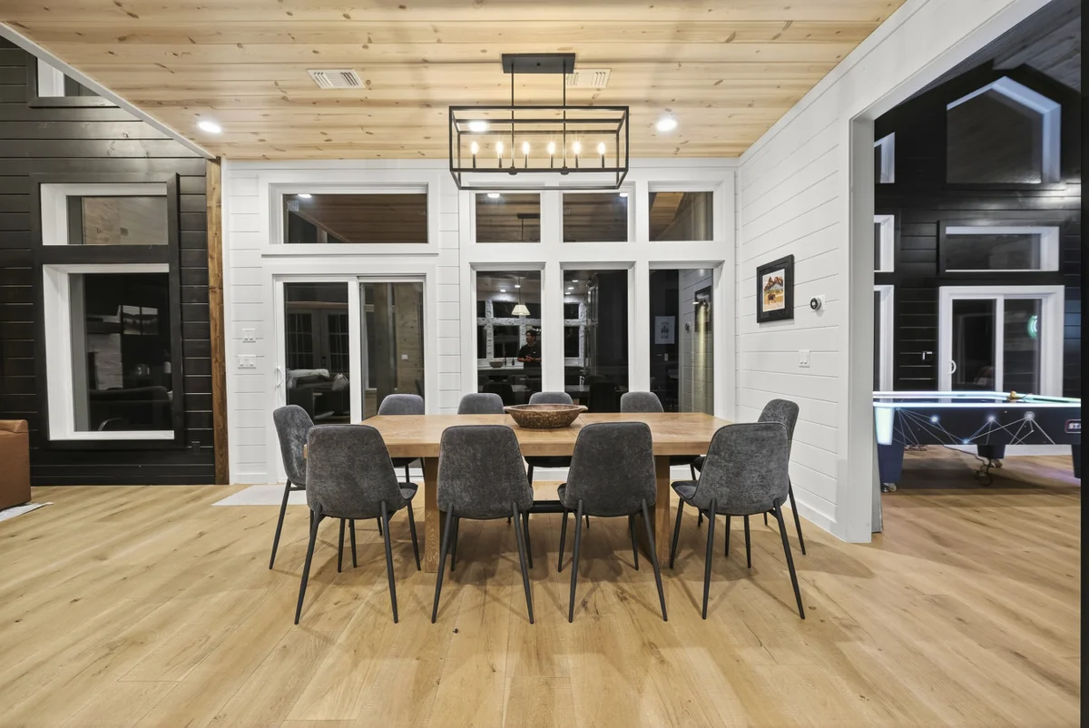 Midnight Skies Luxury 5BR - Hot Tub & Mountain Views #85