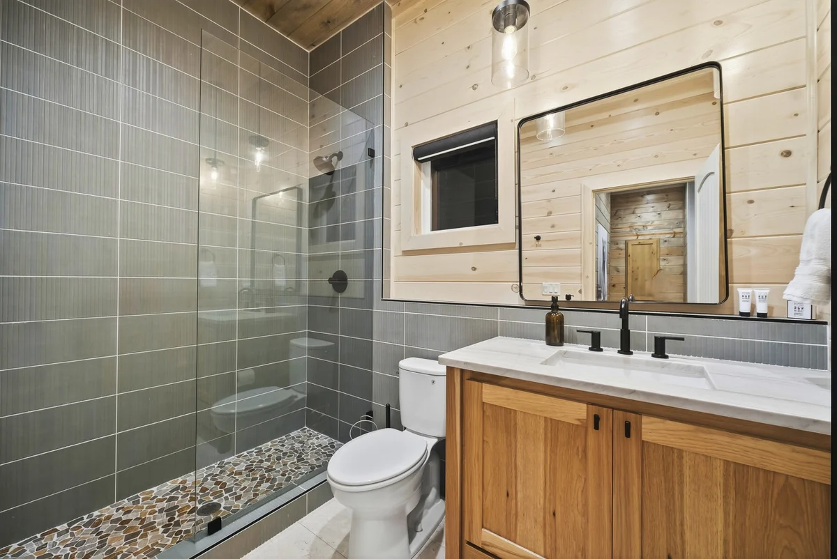 Midnight Skies Luxury 5BR - Hot Tub & Mountain Views #41