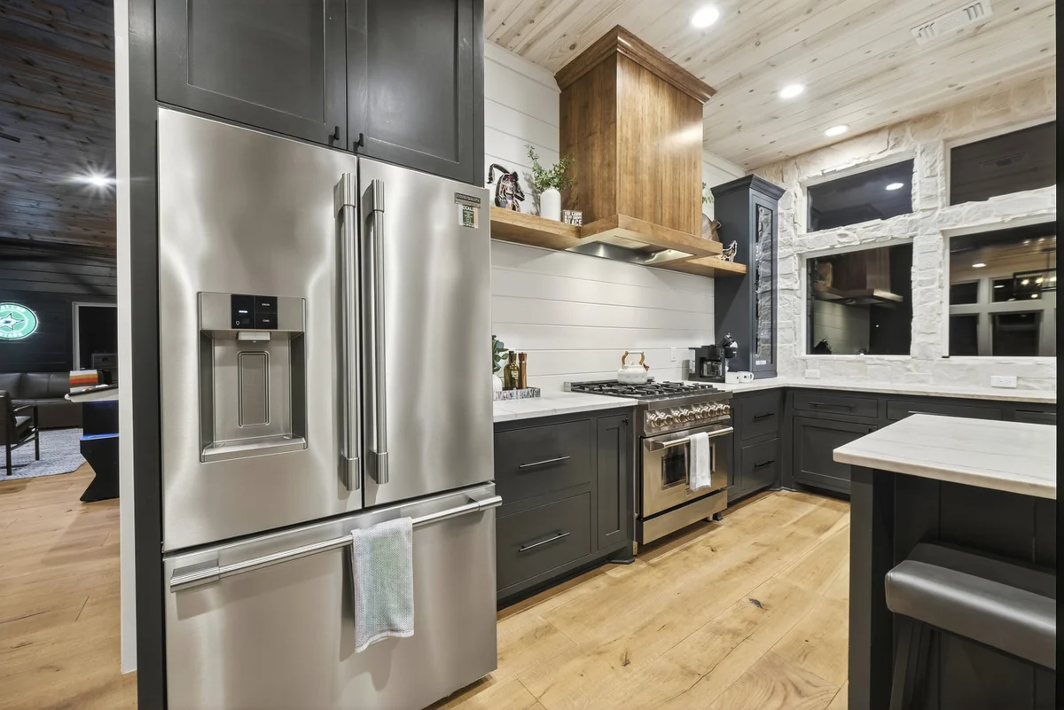 Midnight Skies Luxury 5BR - Hot Tub & Mountain Views #121