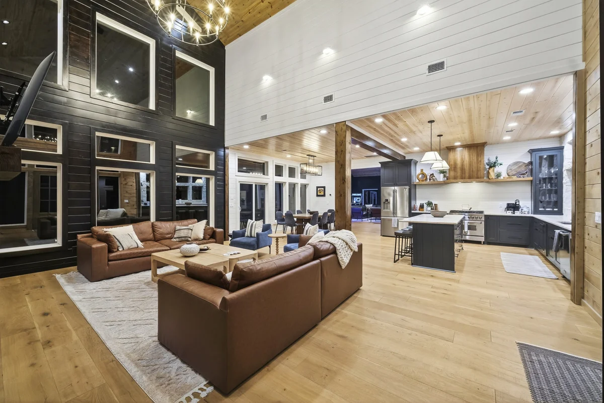 Midnight Skies Luxury 5BR - Hot Tub & Mountain Views #122