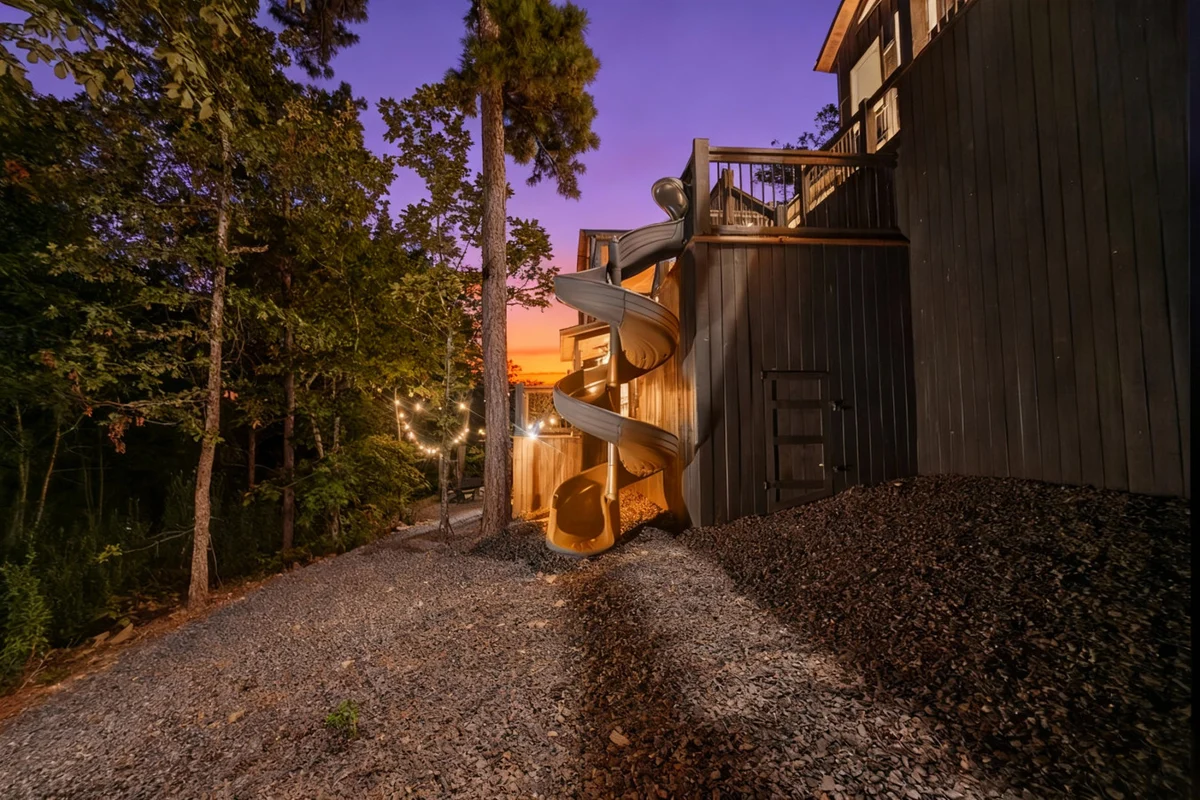 Midnight Skies Luxury 5BR - Hot Tub & Mountain Views #124