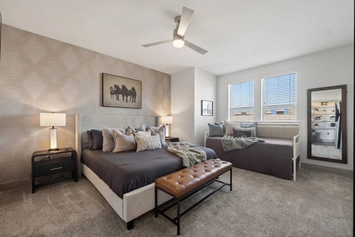 Home in Dallas property photo 3