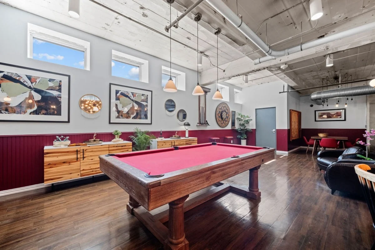 Home in Dallas property photo 3