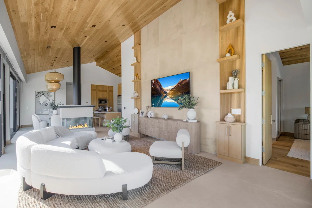 Lechusa - Secluded Creative Compound: Luxury 2-Acre Estate w/ Studio & Pool #8
