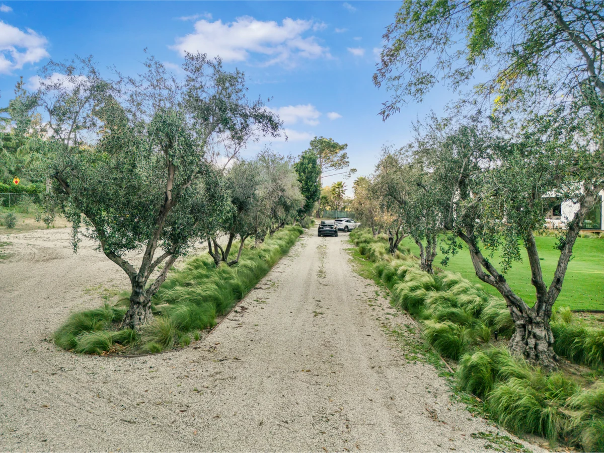 Lechusa - Secluded Creative Compound: Luxury 2-Acre Estate w/ Studio & Pool #58