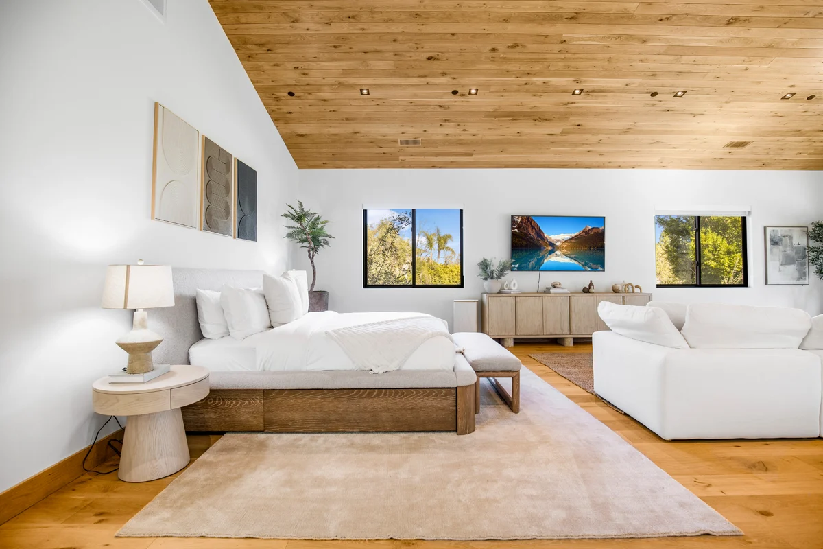 Lechusa - Secluded Creative Compound: Luxury 2-Acre Estate w/ Studio & Pool #40