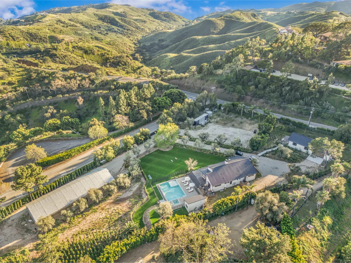 Lechusa - Secluded Creative Compound: Luxury 2-Acre Estate w/ Studio & Pool #61