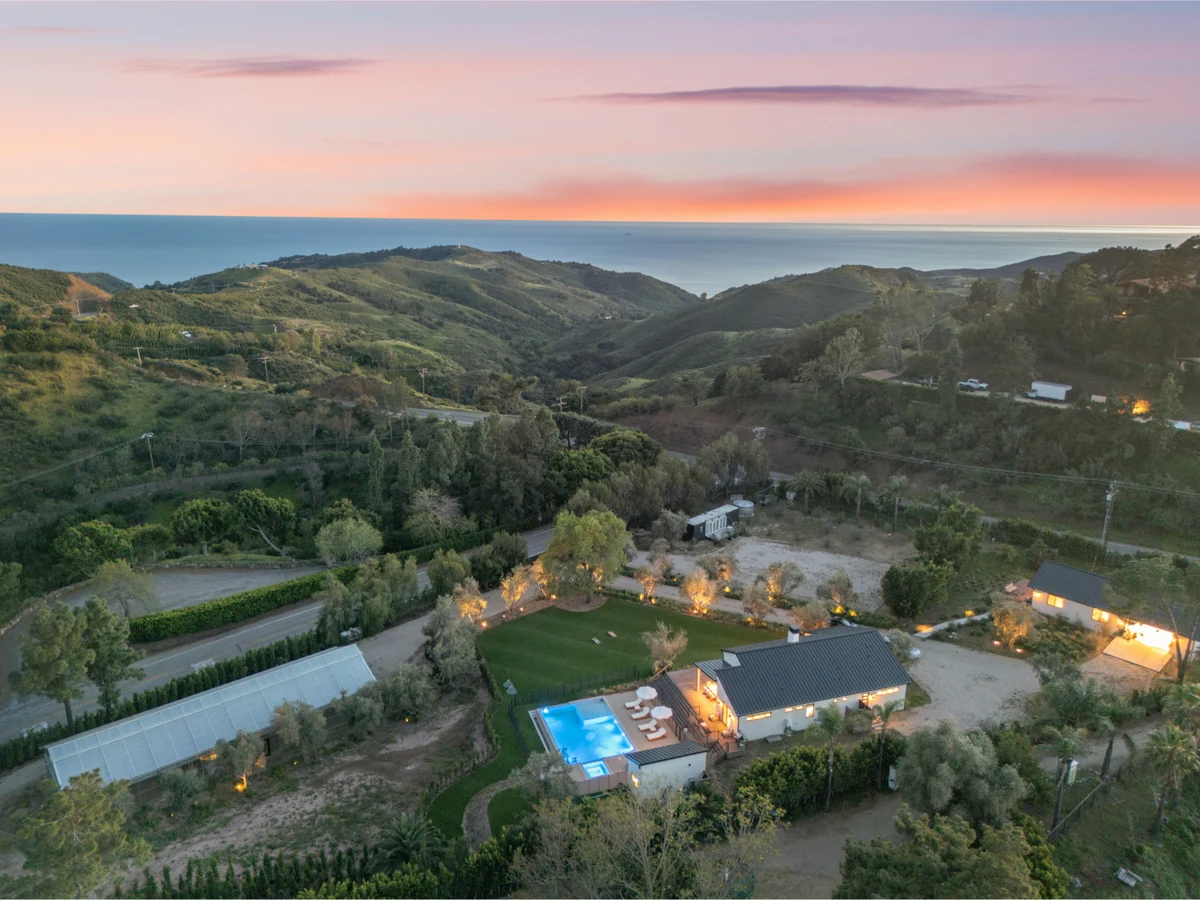 Lechusa - Secluded Creative Compound: Luxury 2-Acre Estate w/ Studio & Pool #62