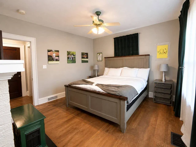 BEDROOM image 1