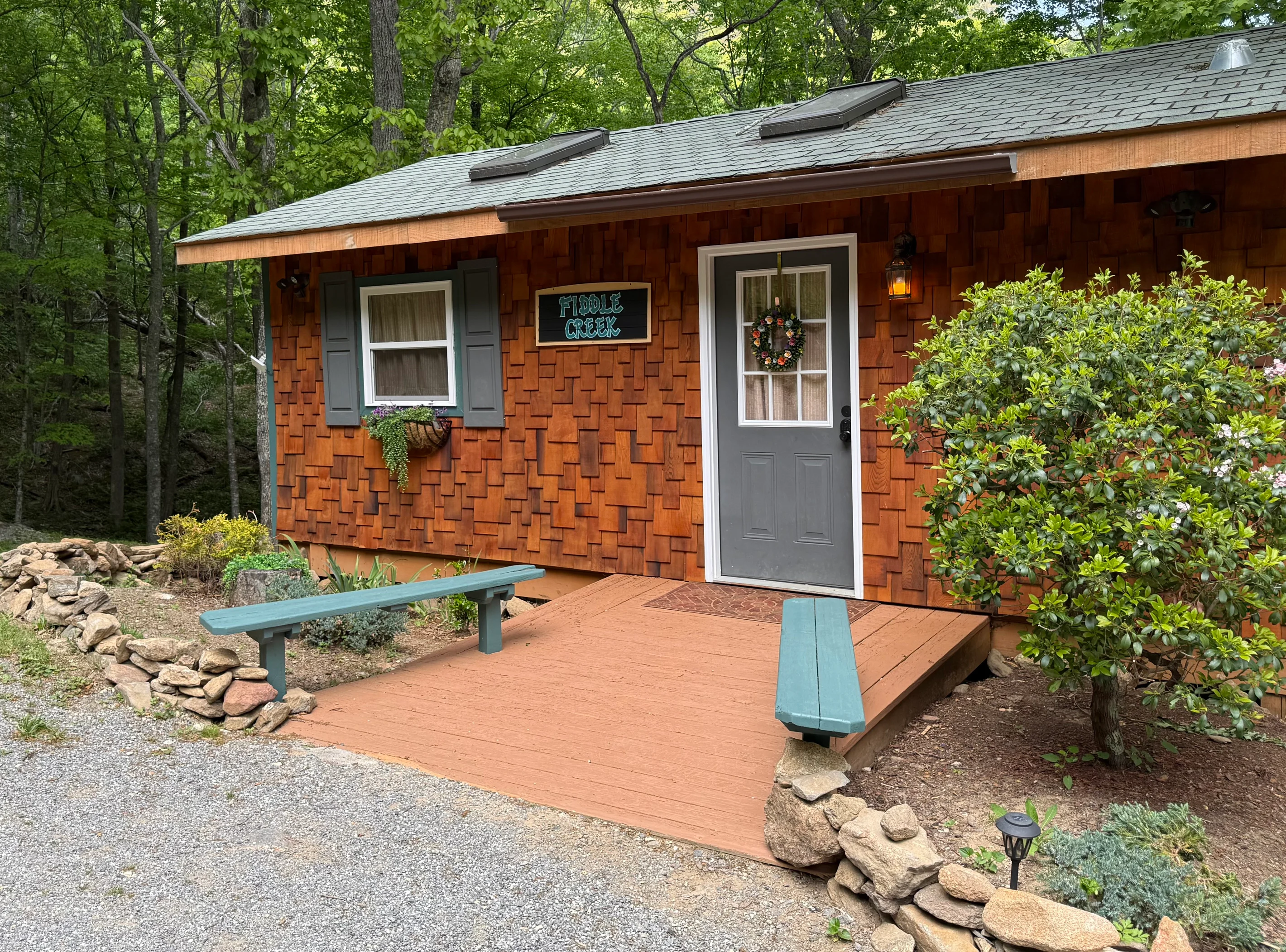 Fiddle Creek cabin with private deck