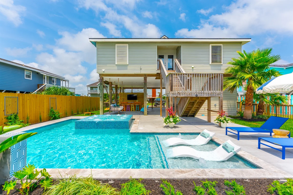 Home in Galveston property photo 3